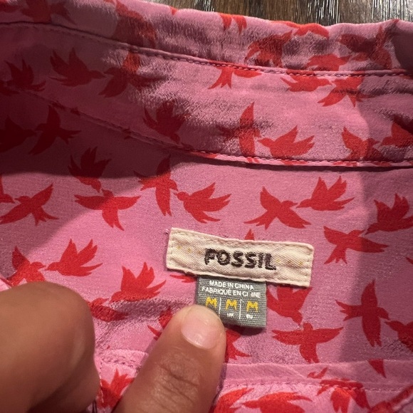 Vintage Fossil Women's 100% Silk Button Up Shirt Pink/Red Bird Print Sz. Medium - Picture 5 of 8
